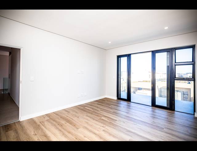 4 BEDROOM FREEHOLD FOR SALE IN SANDOWN